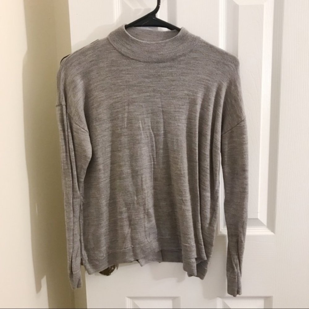 grey uniqlo mockneck turtleneck